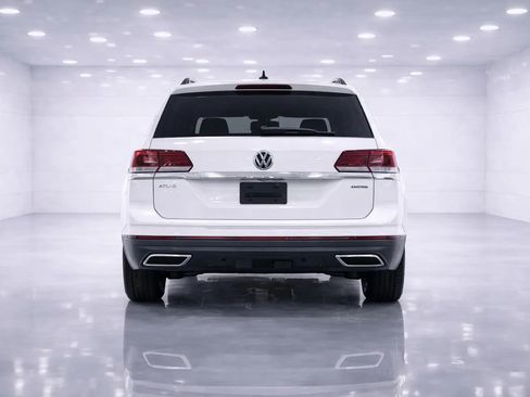 Used 2022 Volkswagen Atlas SE w/ Black Wheel Package image 4