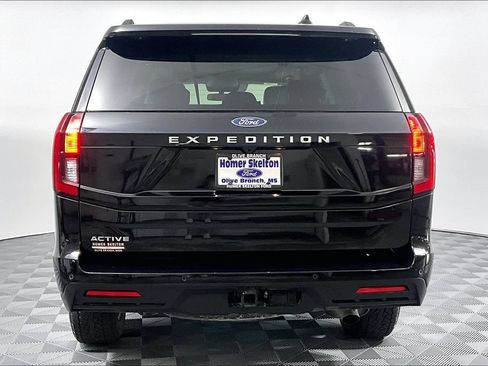 Used 2025 Ford Expedition Active AWD/4WD image 4