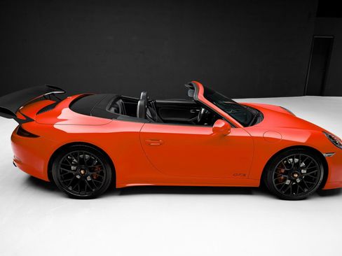 Used 2016 Porsche 911 Carrera GTS w/ GTS Interior Package RWD image 37