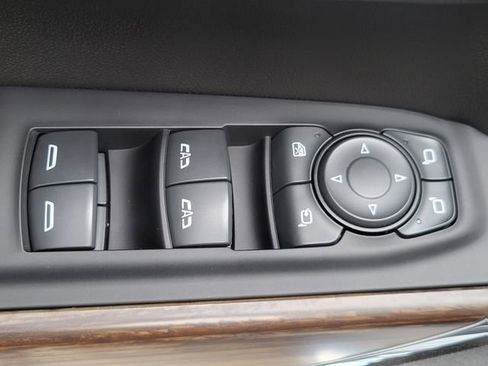 Used 2022 Chevrolet Silverado 1500 High Country w/ Z71 Off-Road Package image 21