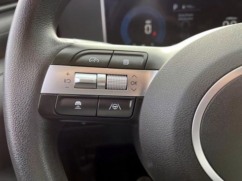 Certified 2025 Hyundai Tucson SE image 27