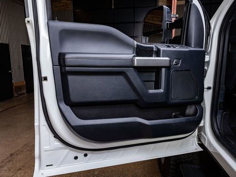 Used 2022 Ford F250 Platinum w/ Tremor Off-Road Package image 35