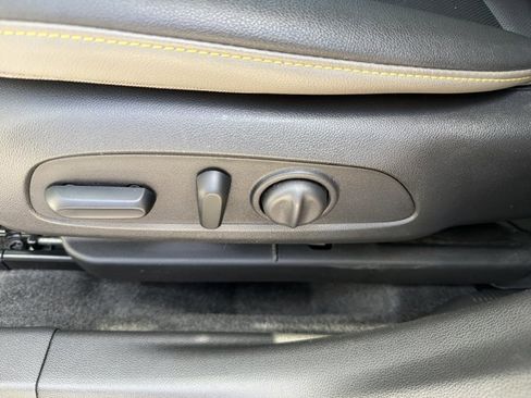 Used 2024 Chevrolet Trax ACTIV w/ Sunroof Package image 17