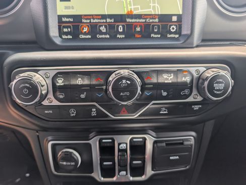 Used 2023 Jeep Gladiator Sport AWD/4WD image 24