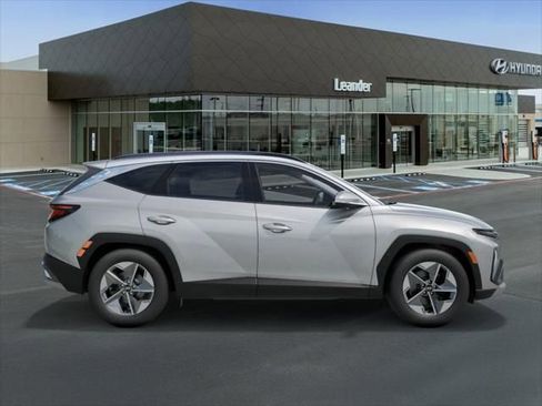 Used 2025 Hyundai Tucson SEL FWD image 7