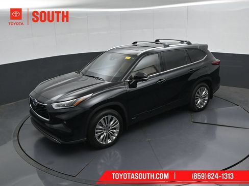 Used 2023 Toyota Highlander Platinum AWD/4WD image 55