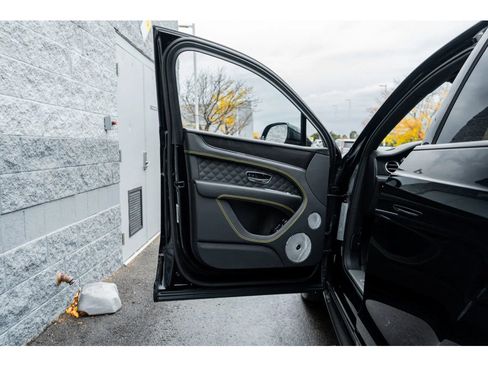 Used 2023 Bentley Bentayga Speed image 25