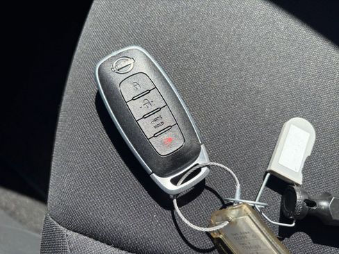 Used 2025 Nissan Sentra S image 21