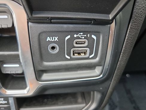Used 2024 Jeep Wrangler Unlimited Rubicon AWD/4WD image 29
