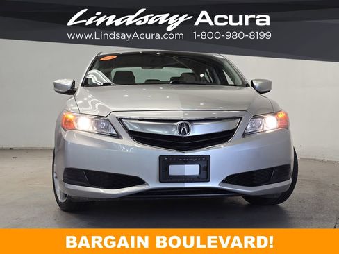 Used 2015 Acura ILX FWD image 2