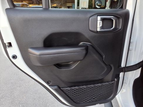 Used 2020 Jeep Gladiator Sport w/ Quick Order Package 24S image 17