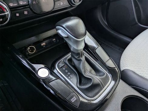 Used 2023 Kia Soul GT-Line image 12