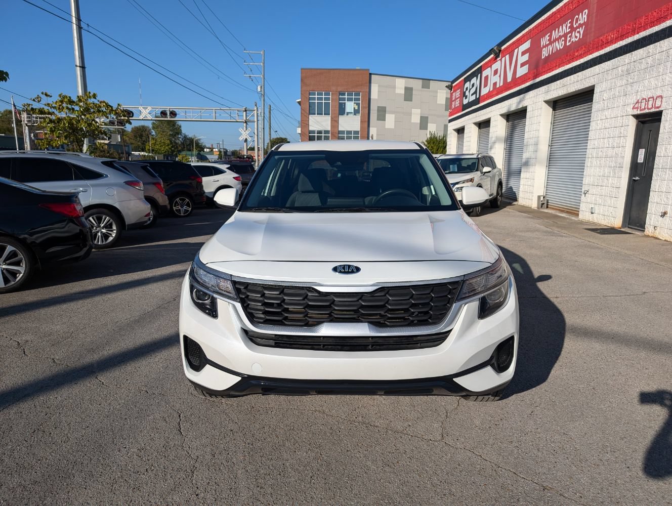 Used 2023 Kia Seltos LX AWD/4WD image 3