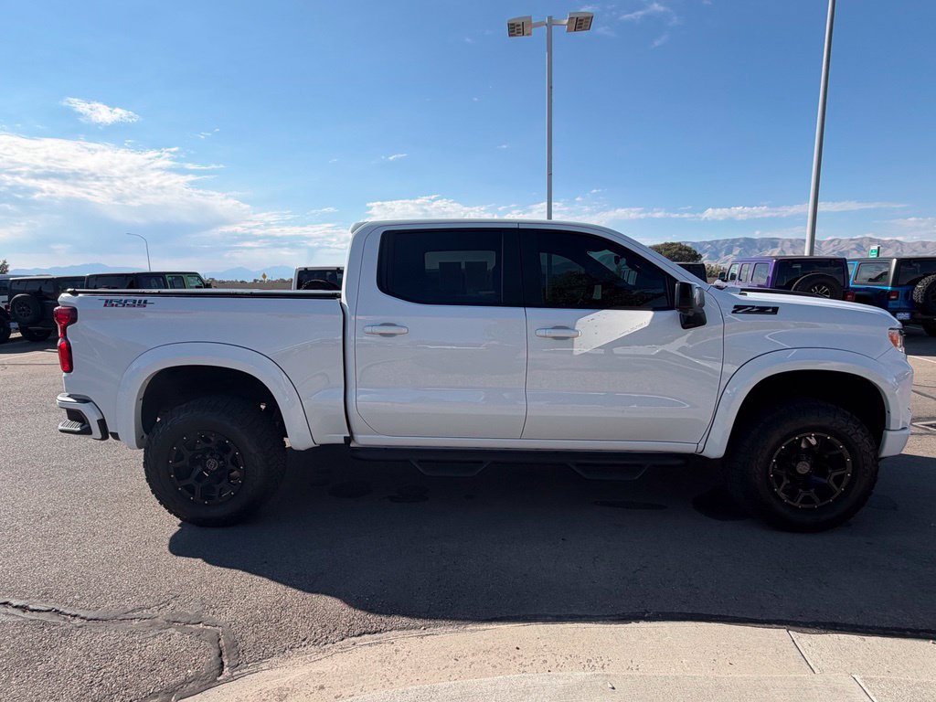 Used 2024 Chevrolet Silverado 1500 LT Trail Boss w/ LT Trail Boss Premium Package AWD/4WD image 5