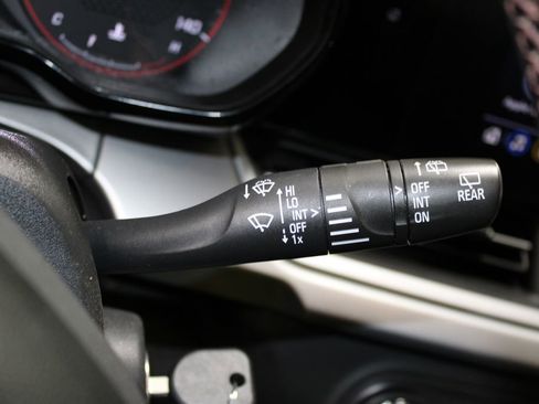 Used 2024 Chevrolet Trax RS w/ Driver Confidence Package image 23