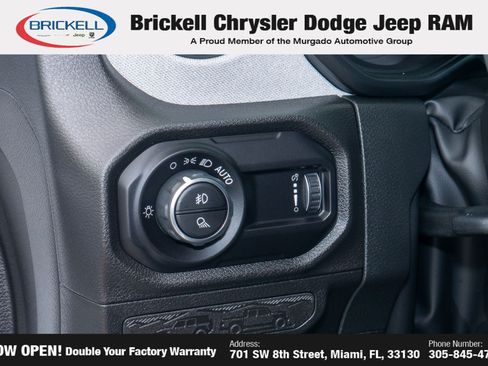 Used 2025 Jeep Gladiator Mojave AWD/4WD image 26