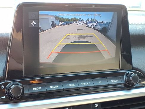 Used 2022 Kia Forte LXS w/ LXS Technology Package FWD image 9
