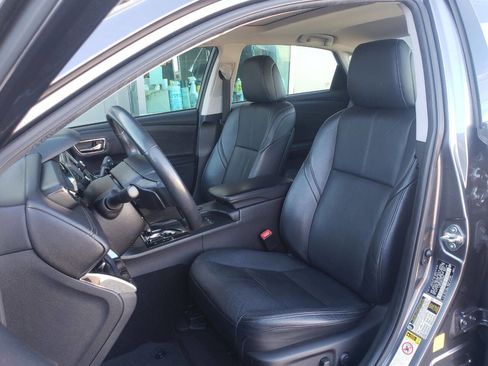 Used 2014 Toyota Avalon XLE Touring image 6