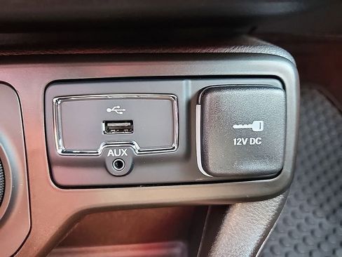 Used 2023 Jeep Renegade Trailhawk image 13