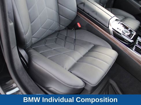 Used 2024 BMW i7 xDrive60 image 26