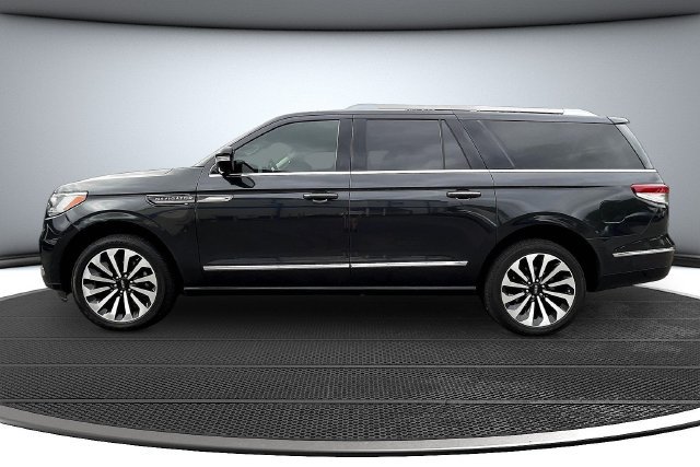 Used 2023 Lincoln Navigator L Reserve AWD/4WD image 8