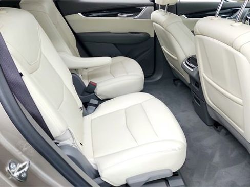 Certified 2022 Cadillac XT6 Premium Luxury image 20