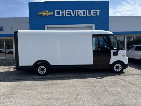 Used 2023 Chevrolet Brightdrop 600 w/ Active Safety Package 2 AWD/4WD image 12