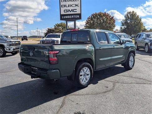 Used 2022 Nissan Frontier SV image 3