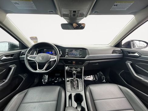 Used 2022 Volkswagen Jetta SE FWD image 12