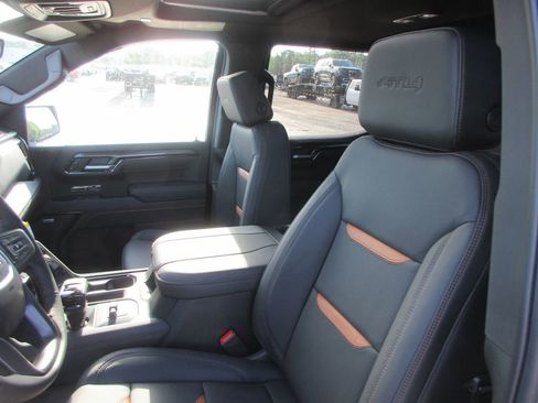 New 2026 GMC Sierra 1500 AT4 w/ AT4 Premium Package AWD/4WD image 13