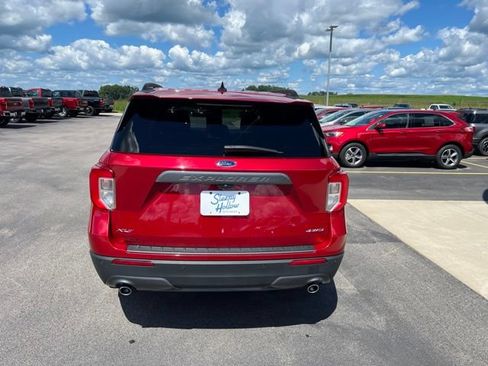 Used 2021 Ford Explorer XLT w/ Equipment Group 202A AWD/4WD image 6