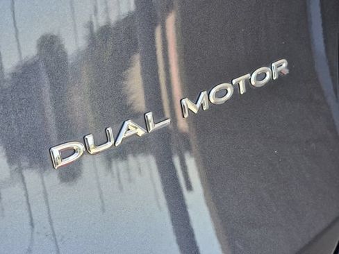 Used 2024 Tesla Model Y Long Range AWD/4WD image 8