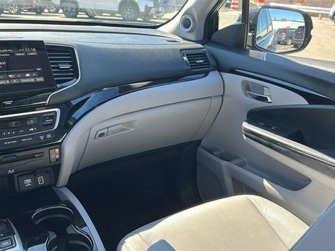 Used 2021 Honda Pilot Touring image 27