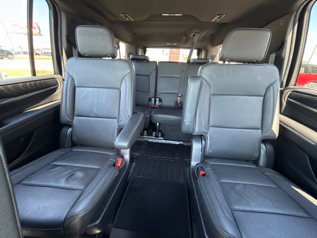 Used 2022 GMC Yukon XL Denali w/ Denali Premium Package RWD image 25