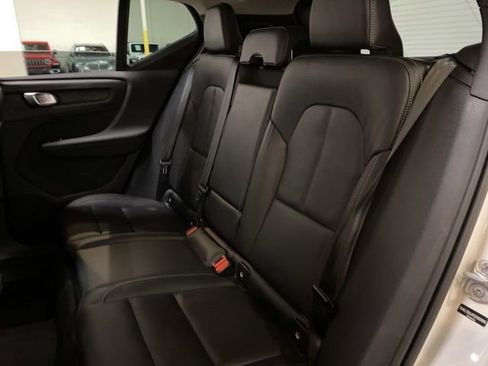 Used 2025 Volvo XC40 B5 Core AWD/4WD image 77