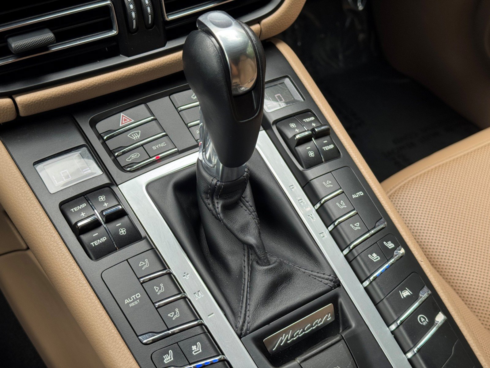 Used 2020 Porsche Macan S AWD/4WD image 32