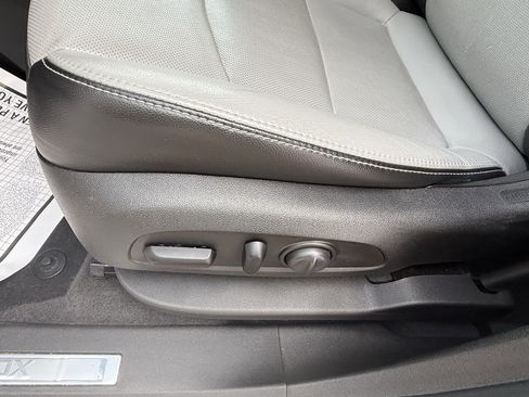 Used 2019 Chevrolet Equinox Premier image 23