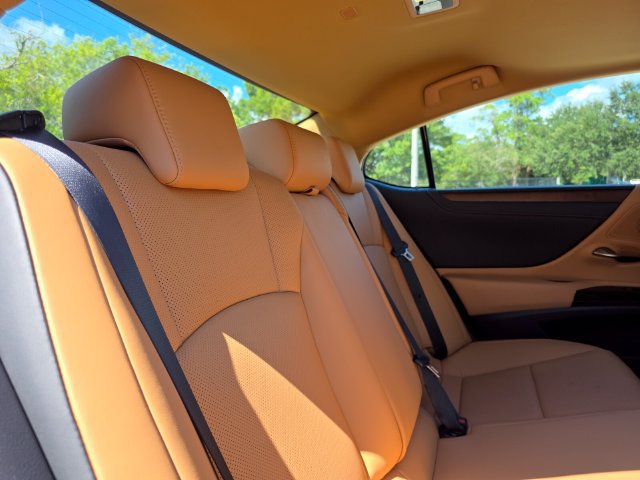 Used 2025 Lexus ES 350 w/ Premium Package FWD image 14
