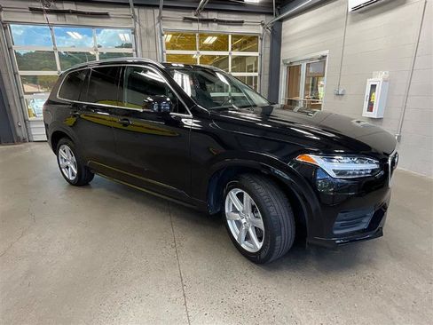 Used 2022 Volvo XC90 T5 Momentum AWD/4WD image 7