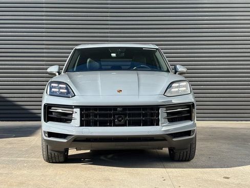 Used 2026 Porsche Cayenne AWD/4WD image 10