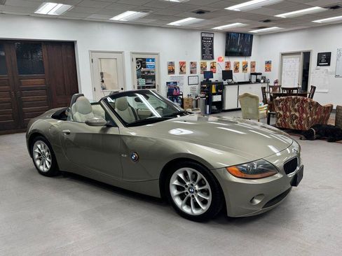 Used 2004 BMW Z4 2.5i RWD image 2