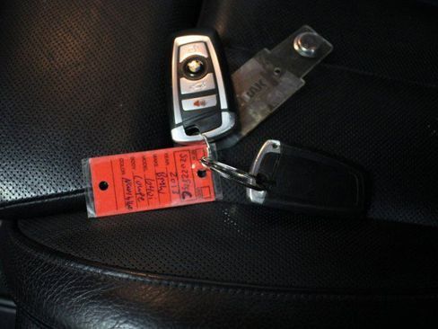 Used 2013 BMW 640i Coupe image 35