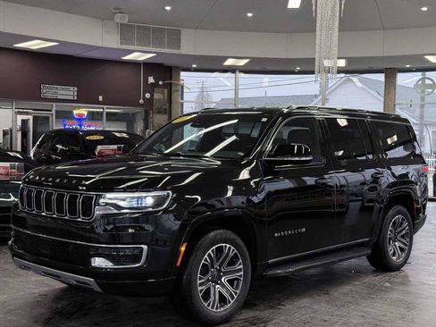 Used 2025 Jeep Wagoneer Series II AWD/4WD image 17