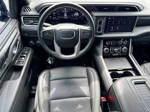 Used 2024 GMC Yukon Denali RWD image 17