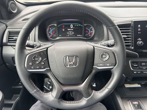 Used 2022 Honda Pilot TrailSport image 11