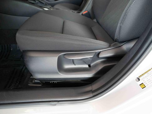 Used 2025 Toyota Corolla LE FWD image 12