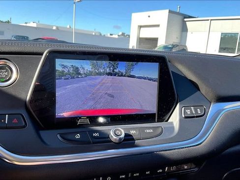 Used 2020 Chevrolet Blazer LT FWD image 21