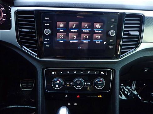 Used 2022 Volkswagen Atlas Cross Sport SEL Premium R-Line image 20