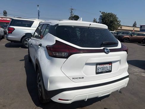 Used 2021 Nissan Kicks S FWD image 7
