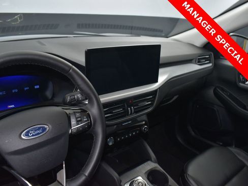 Used 2024 Ford Escape Platinum image 12